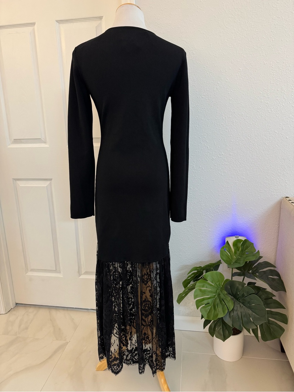 NWT Tuckernuck Hyacinth House Black Knit Giavanna Maxi Dress M - Picture 4 of 11